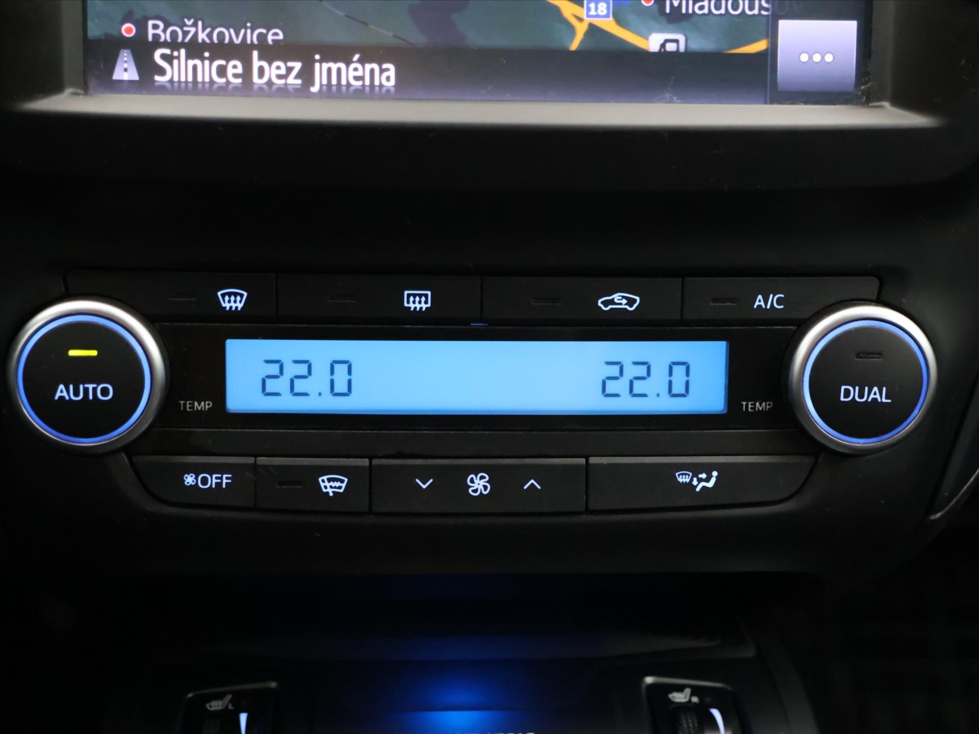 Toyota Avensis Kombi 2,0 l 105 kw