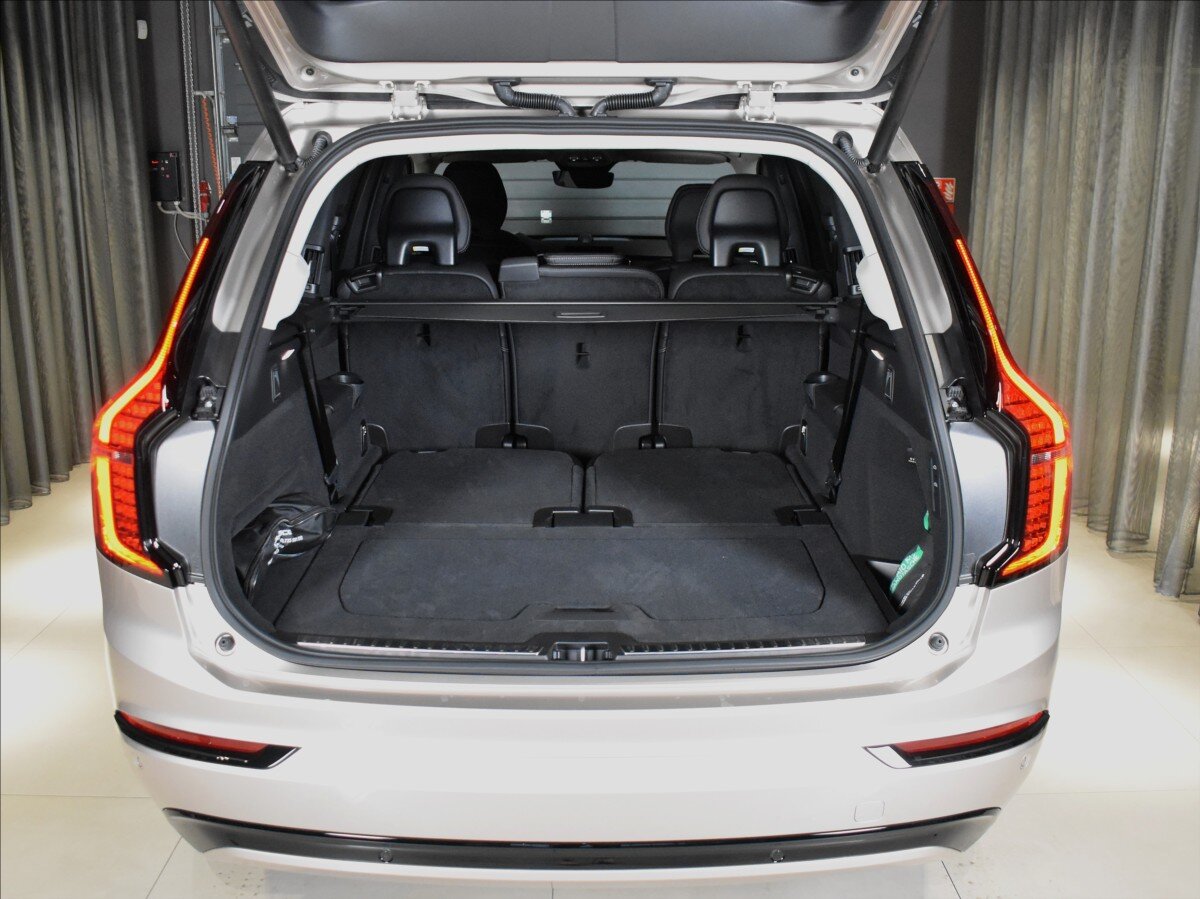 Volvo XC90 SUV 2,0 l 335 kw