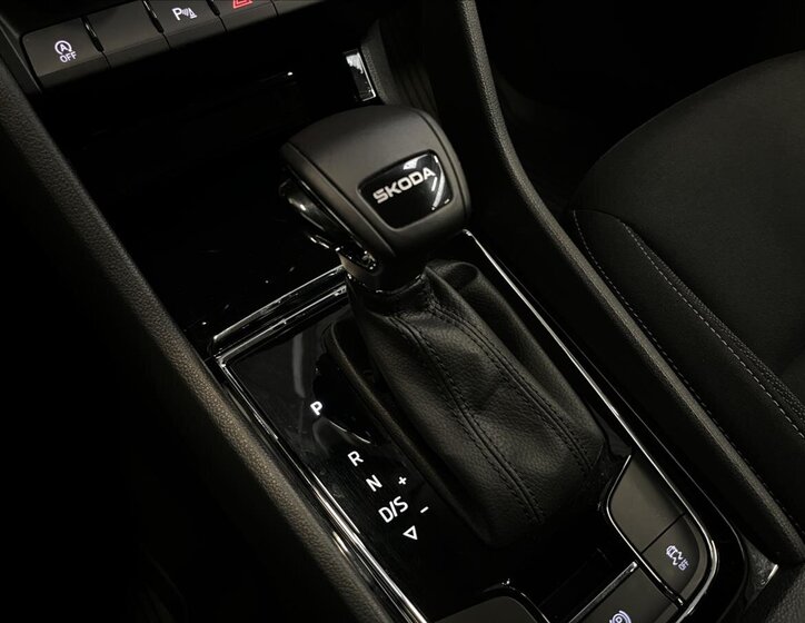 Škoda Karoq SUV / Terénní 1,5 l 110 kw