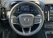 Volvo XC40 SUV / Terénní 2,0 l 145 kw