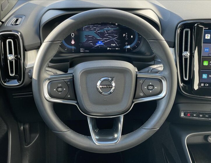 Volvo XC40 SUV / Terénní 2,0 l 145 kw