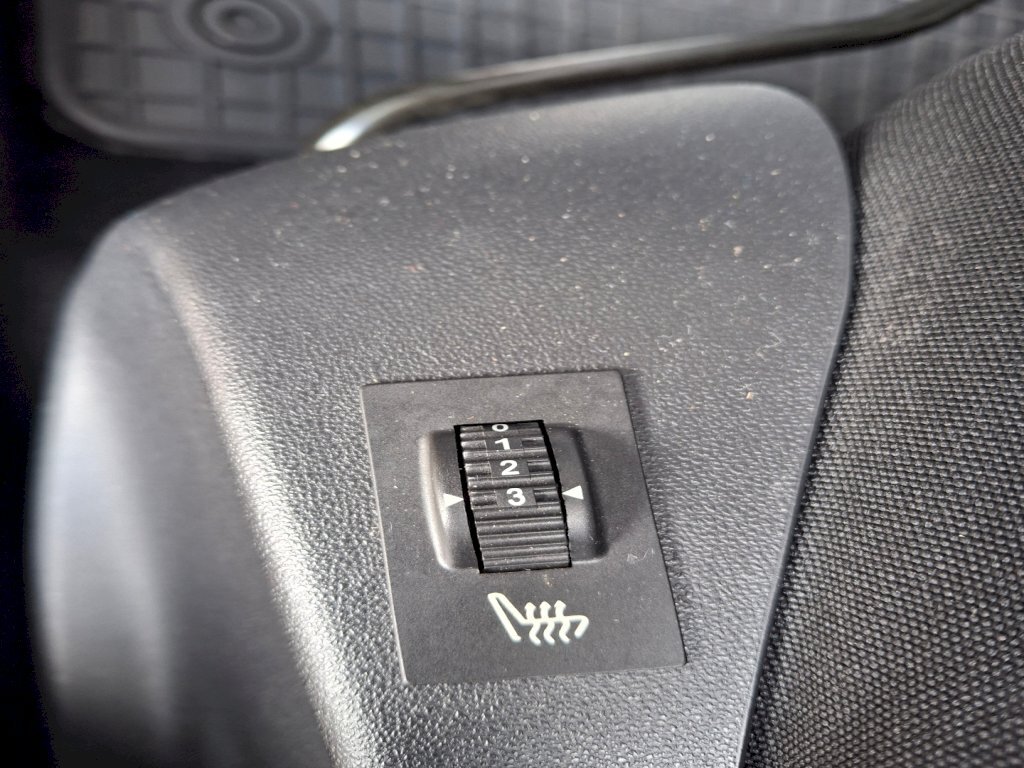 Peugeot 208 Hatchback 1,2 l 60 kw