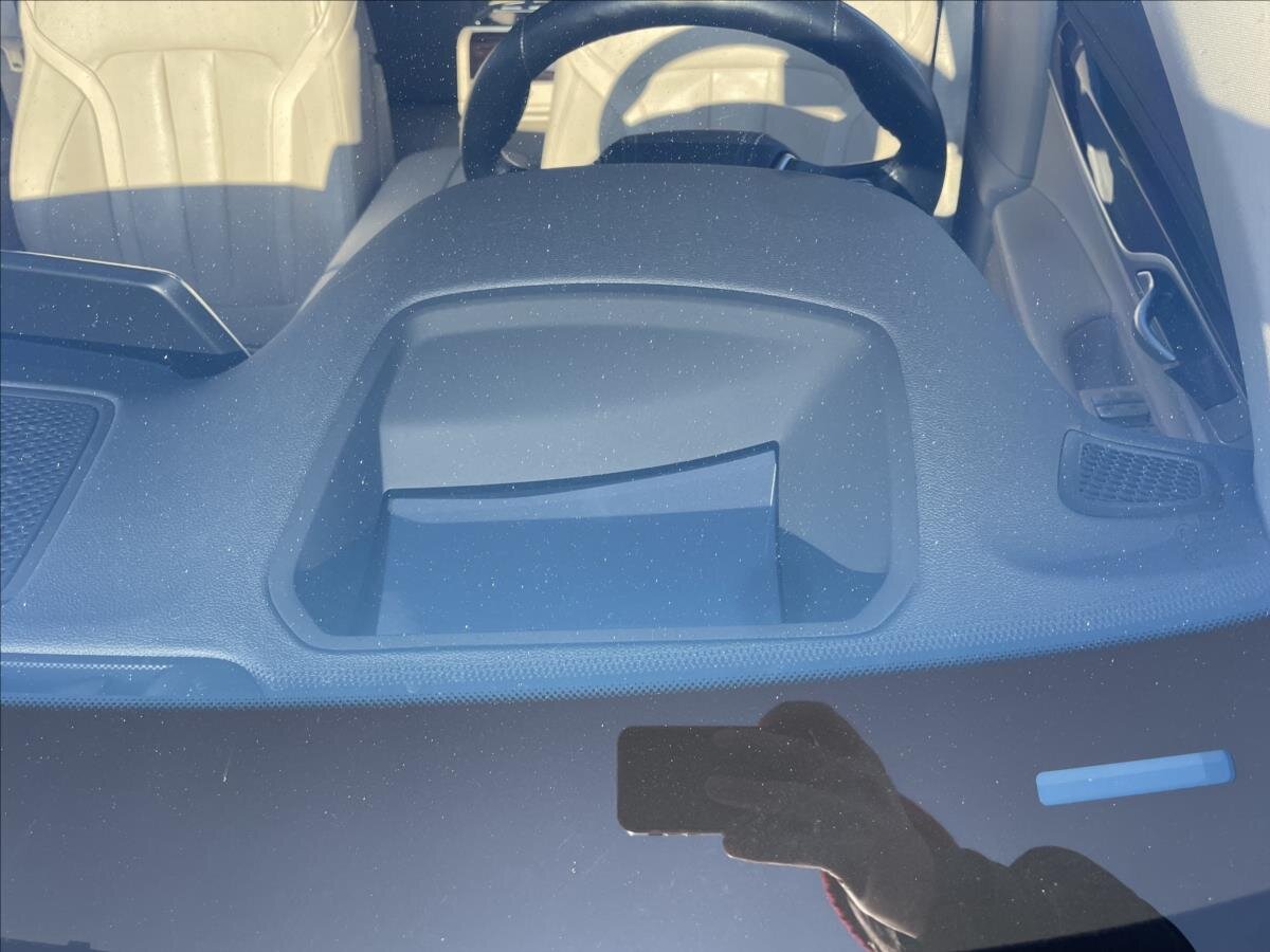 BMW Řada 7 Sedan 3,0 l 210 kw