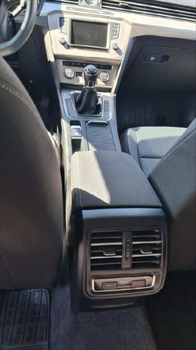 Volkswagen Passat Kombi 0,0 110 kw