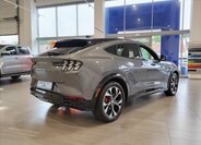 Ford Mustang Mach-E SUV 0,0 198 kw