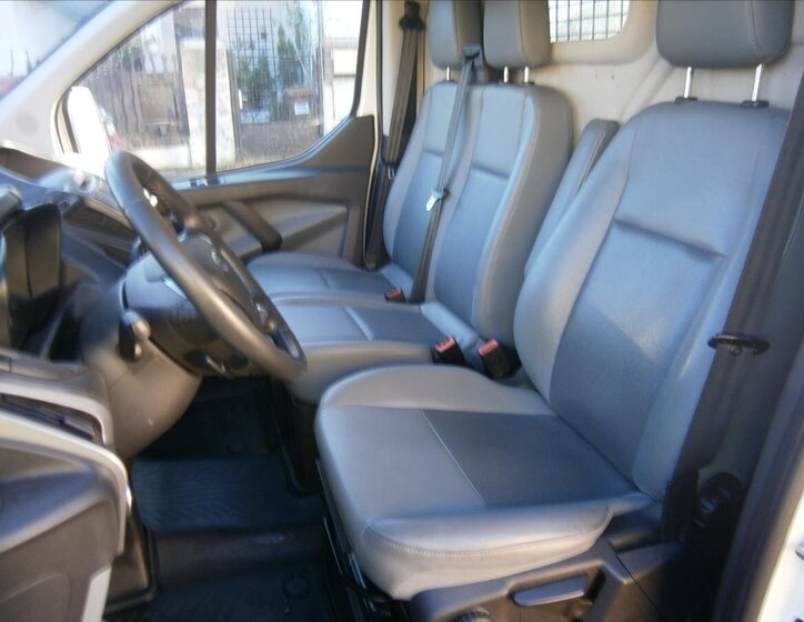 Ford Transit Custom 13