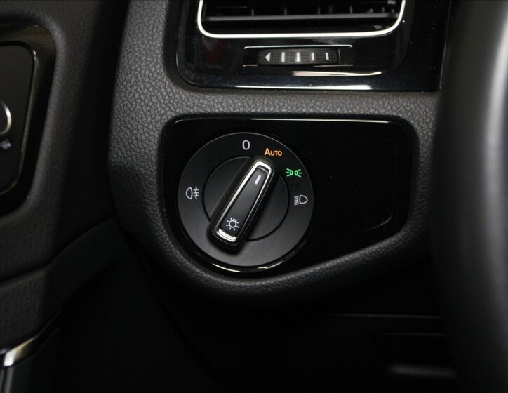 Volkswagen Golf Kombi 2,0 l 221 kw