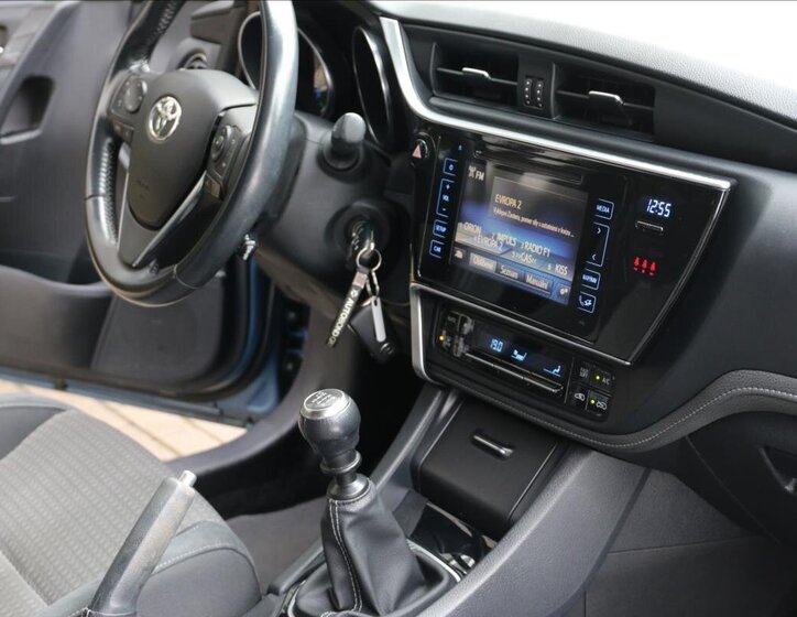 Toyota Auris Kombi 1,6 l 97 kw