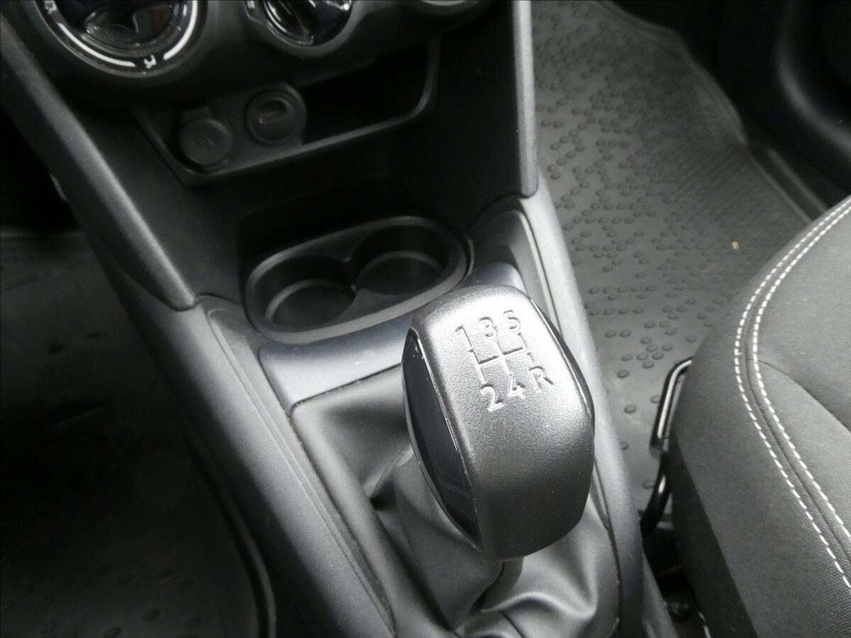 Peugeot 208 Hatchback 1,2 l 61 kw