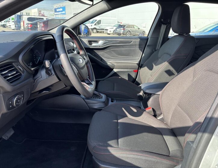 Ford Focus Kombi 999,0 92 kw