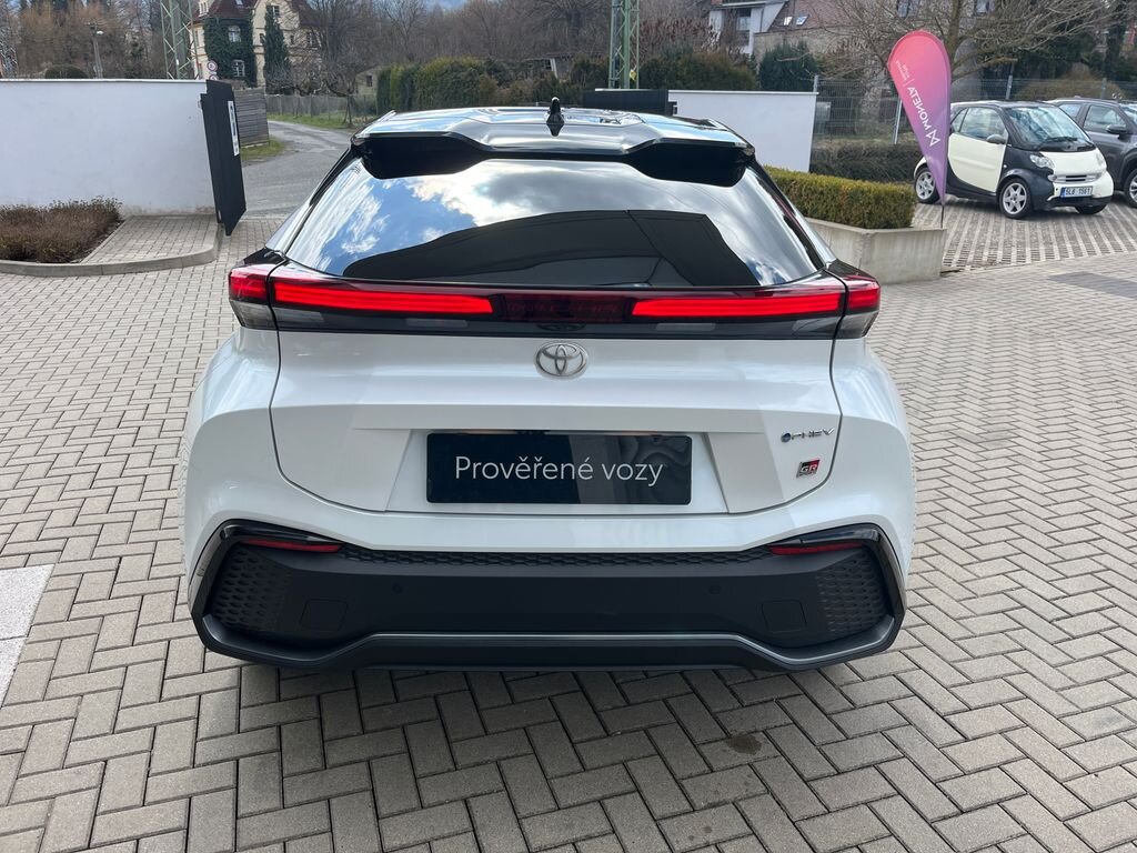 Toyota C-HR SUV / Terénní 2,0 l 145 kw