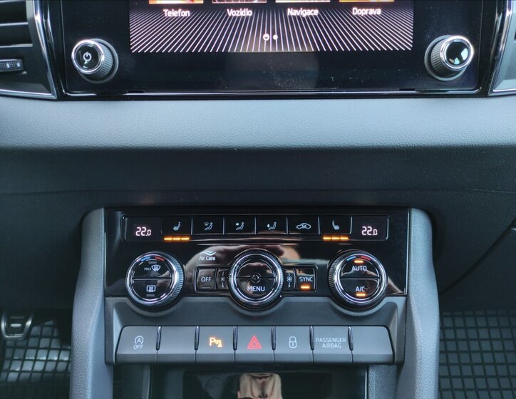 Škoda Karoq SUV / Terénní 2,0 l 110 kw