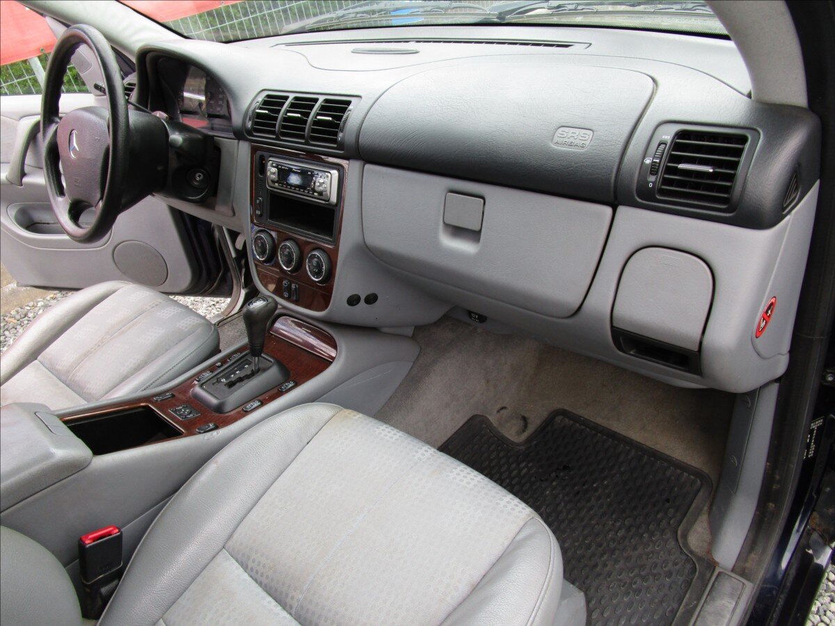 Mercedes-Benz Třídy M Kombi 2,7 l 120 kw