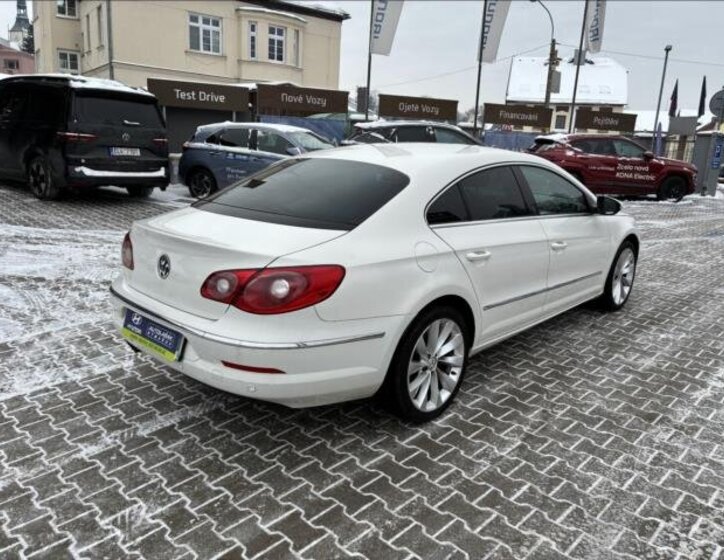 Volkswagen Passat CC Sedan 1,8 l 118 kw