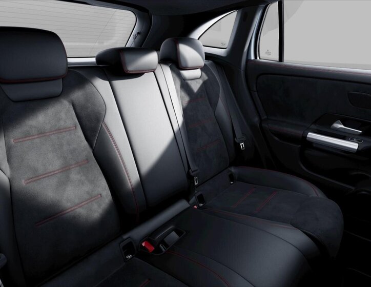 Mercedes-Benz GLA SUV 1,3 l 120 kw