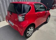 Toyota iQ Hatchback 998,0 50 kw