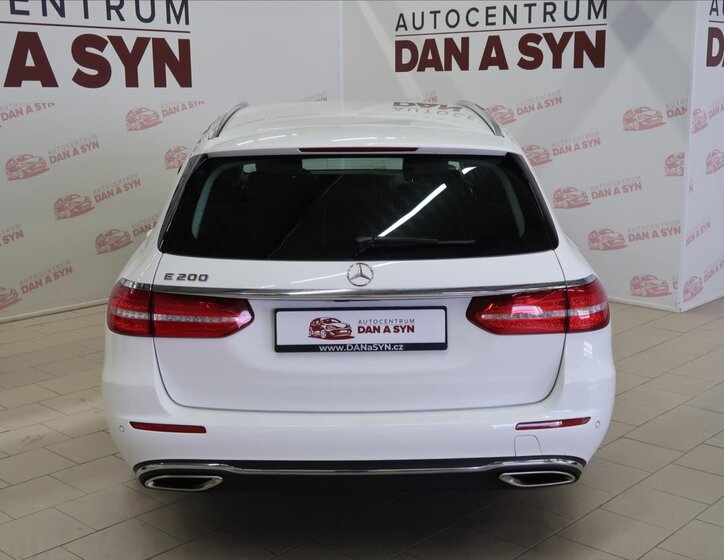 Mercedes-Benz Třídy E Kombi 2,0 l 135 kw
