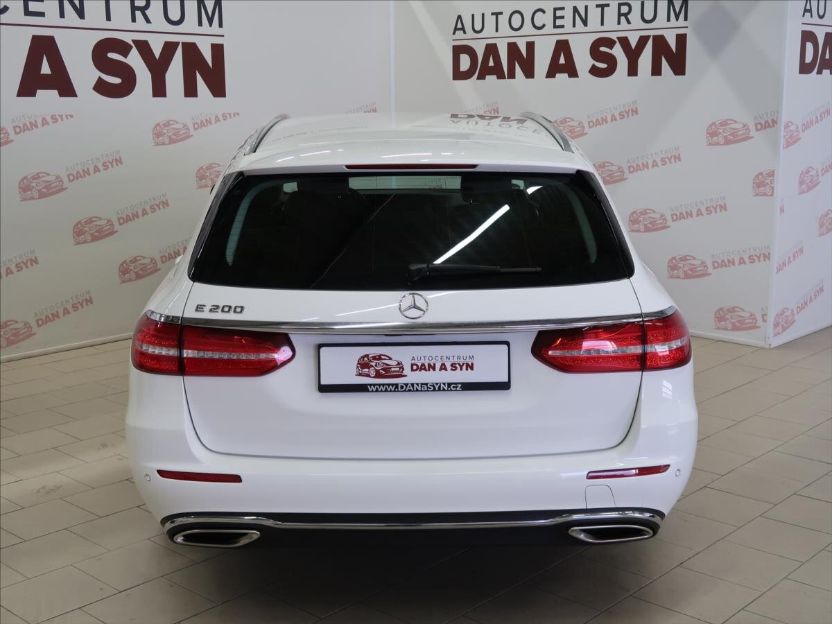 Mercedes-Benz Třídy E Kombi 2,0 l 135 kw