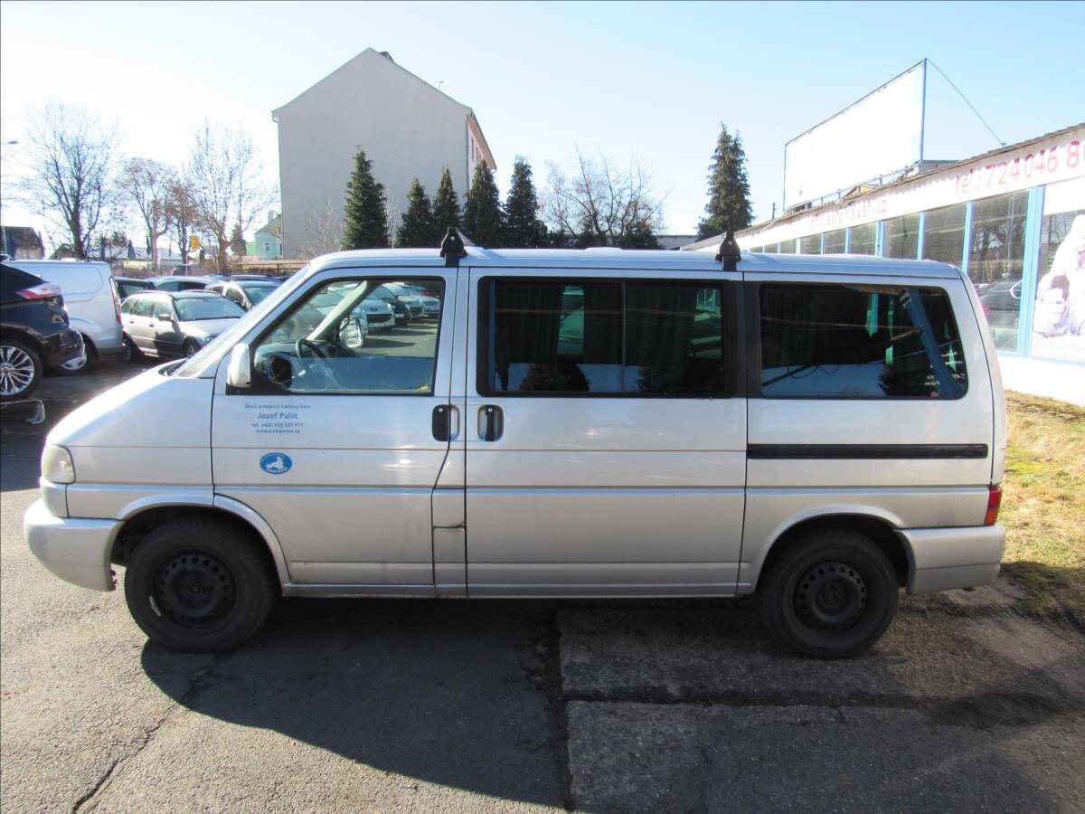 Volkswagen Caravelle Kombi 2,5 l 75 kw