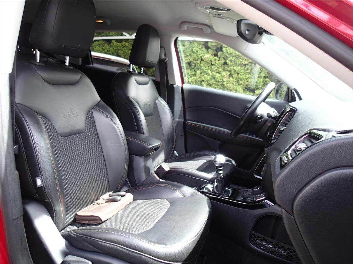 Jeep Compass SUV / Terénní 2,0 l 103 kw