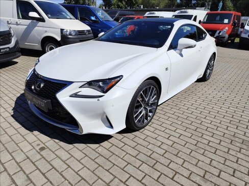 Lexus RC 300h Kupé 2,5 l 133 kw