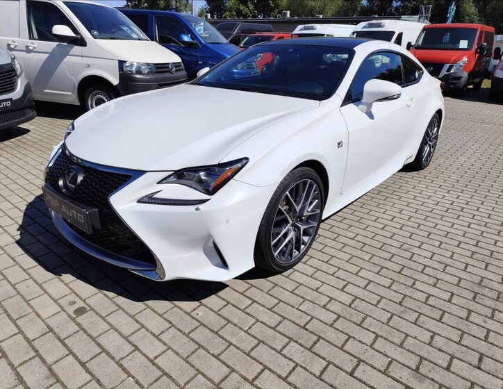 Lexus RC 300h Kupé 2,5 l 133 kw