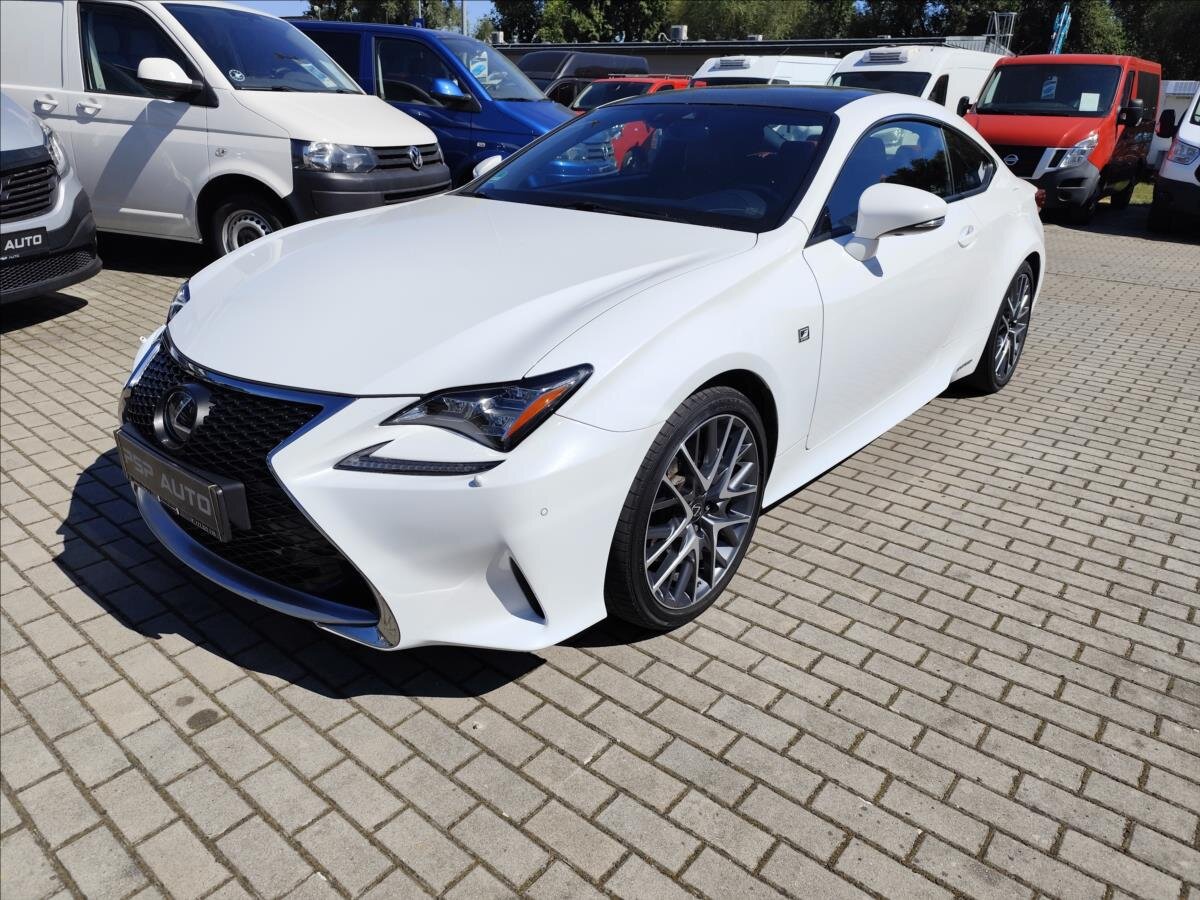 Lexus RC 300h Kupé 2,5 l 133 kw
