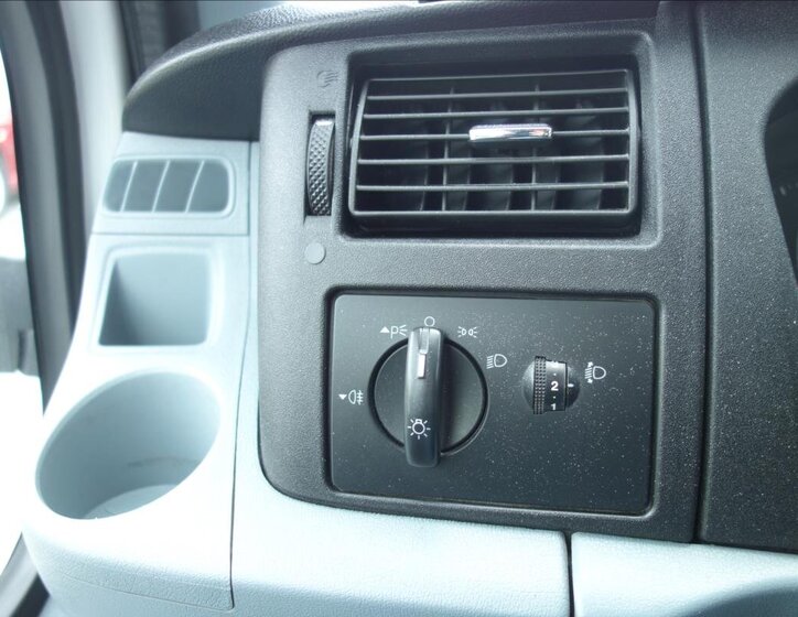 Ford Transit Skříň 2,2 l 74 kw