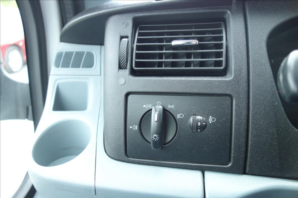 Ford Transit Skříň 2,2 l 74 kw