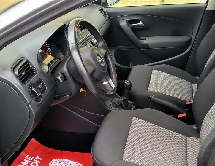 Volkswagen Polo 24