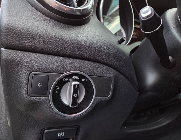 Mercedes-Benz CLA Sedan / Limuzína 1,8 l 100 kw