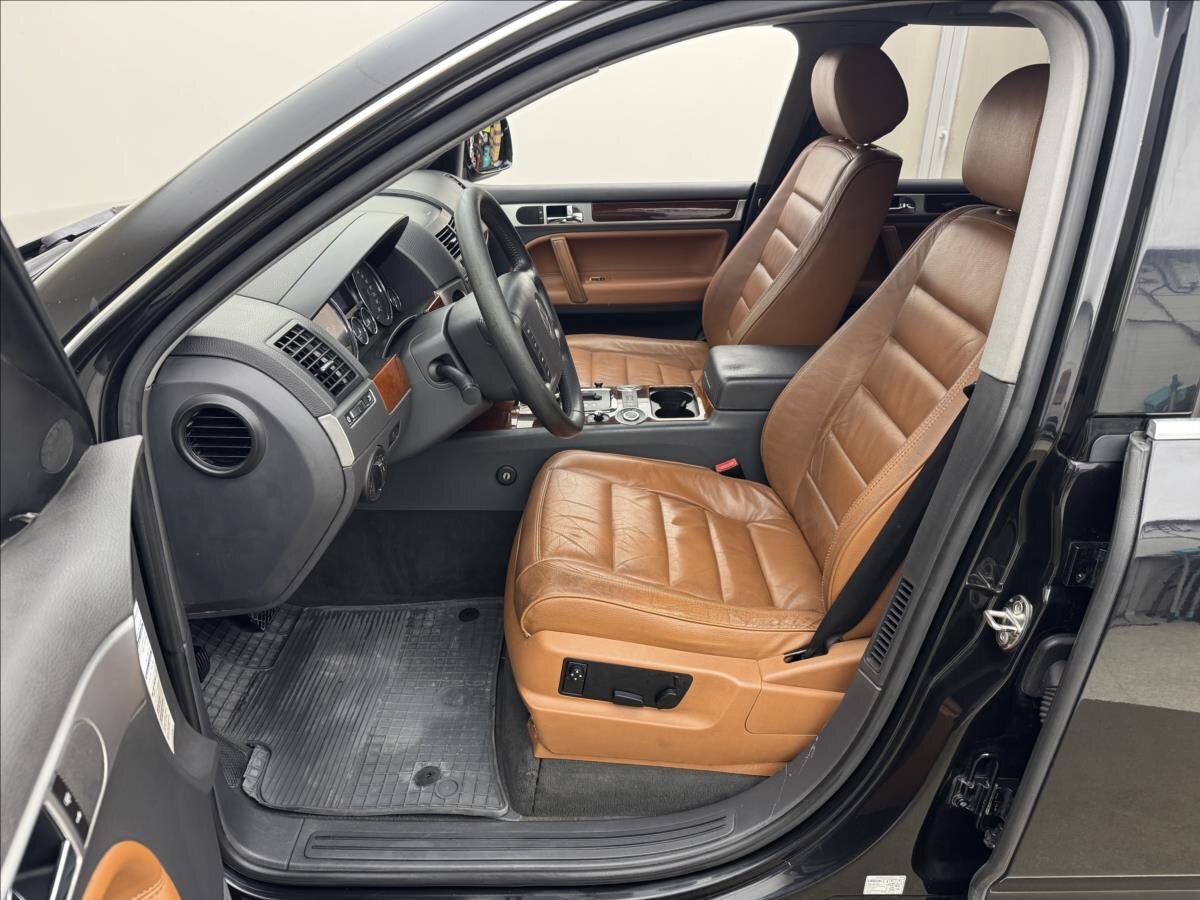 Volkswagen Touareg SUV / Terénní 3,0 l 165 kw