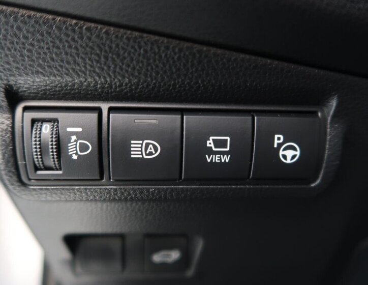 Toyota Corolla Cross Hatchback 2,0 l 112 kw