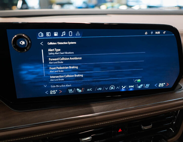 Chevrolet Suburban SUV / Terénní 6,2 l 313 kw