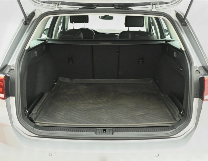 Volkswagen Passat 10