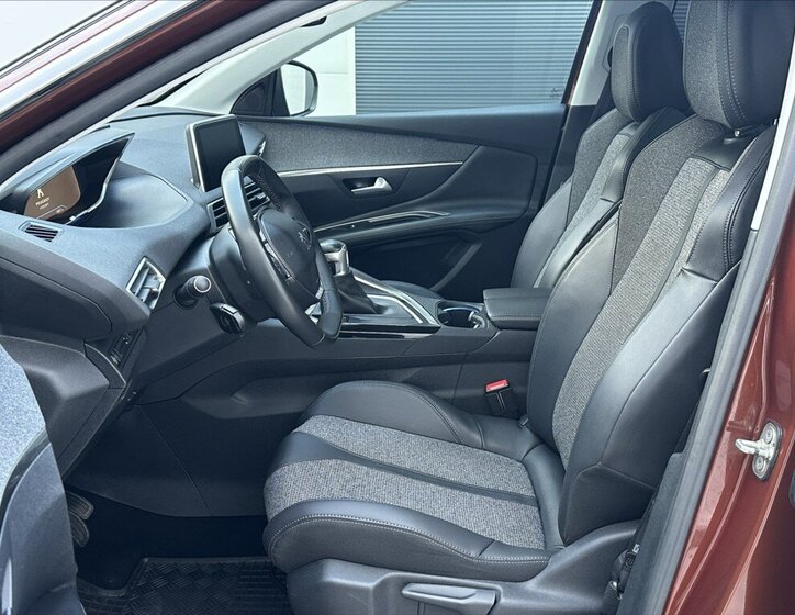 Peugeot 3008 SUV / Terénní 1,2 l 96 kw