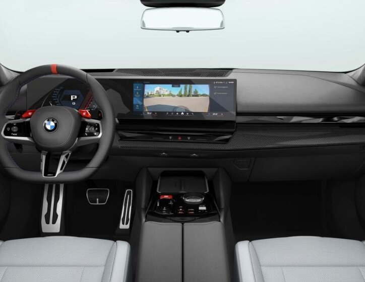 BMW M5 Sedan / Limuzína 4,4 l 535 kw