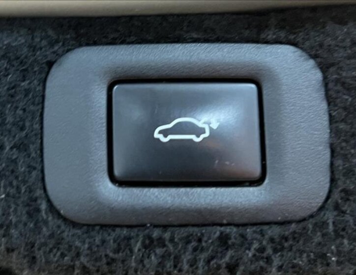 Lexus LS 500h Sedan / Limuzína 3,5 l 264 kw