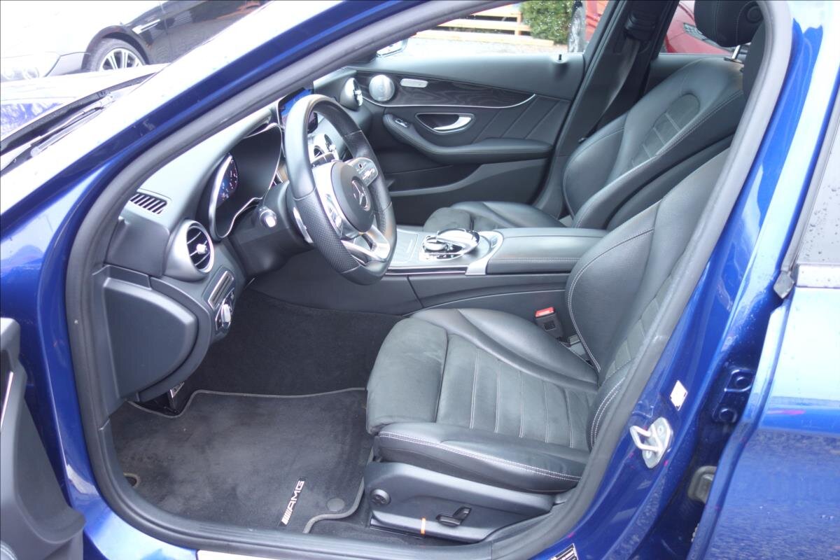 Mercedes-Benz Třídy C Sedan 2,0 l 143 kw