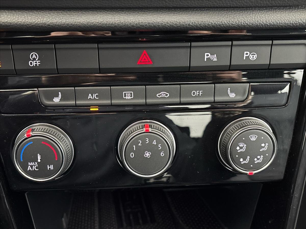 Volkswagen T-Roc SUV / Terénní 1,5 l 110 kw