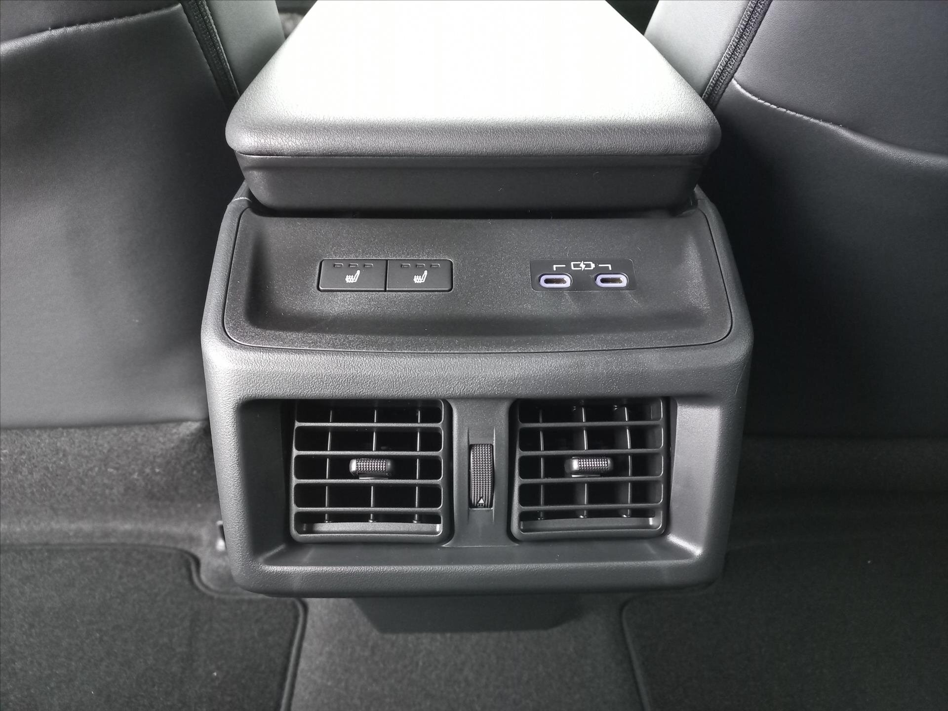 Toyota bZ4X SUV / Terénní 0,0 255 kw