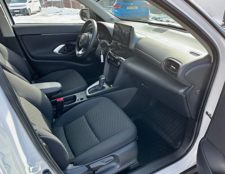 Toyota Yaris Cross SUV 1,5 l 68 kw