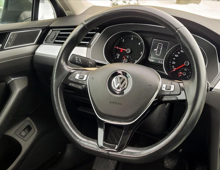 Volkswagen Passat Kombi 1,6 l 88 kw