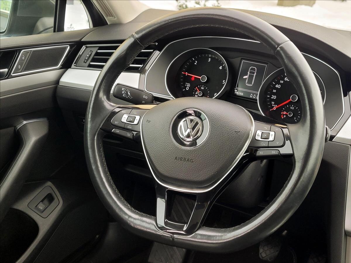 Volkswagen Passat Kombi 1,6 l 88 kw