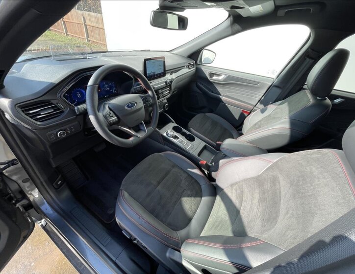 Ford Kuga SUV / Terénní 2,5 l 112 kw