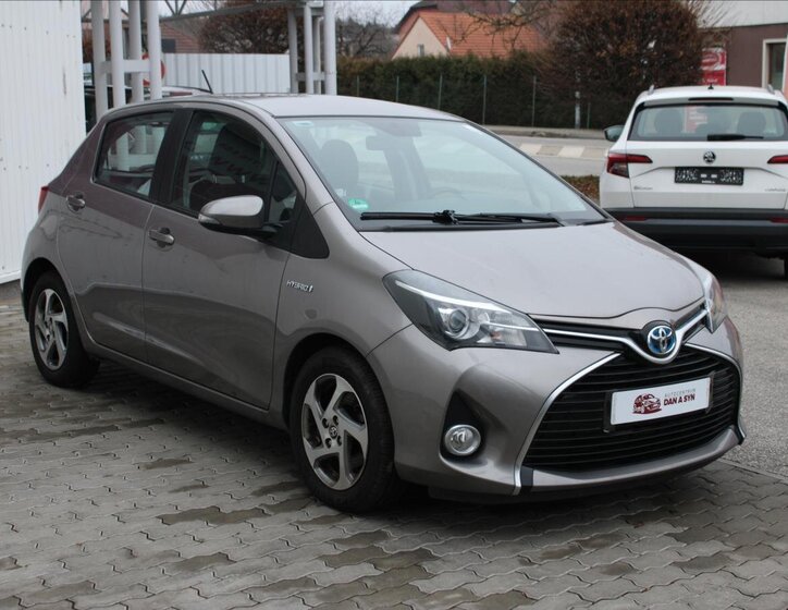 Toyota Yaris 2