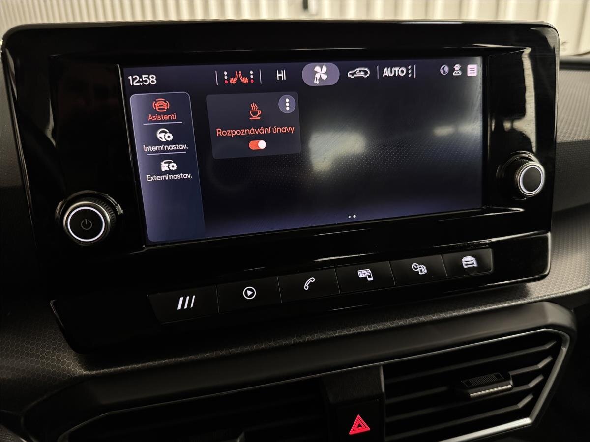 Seat Leon Hatchback 1,5 l 96 kw