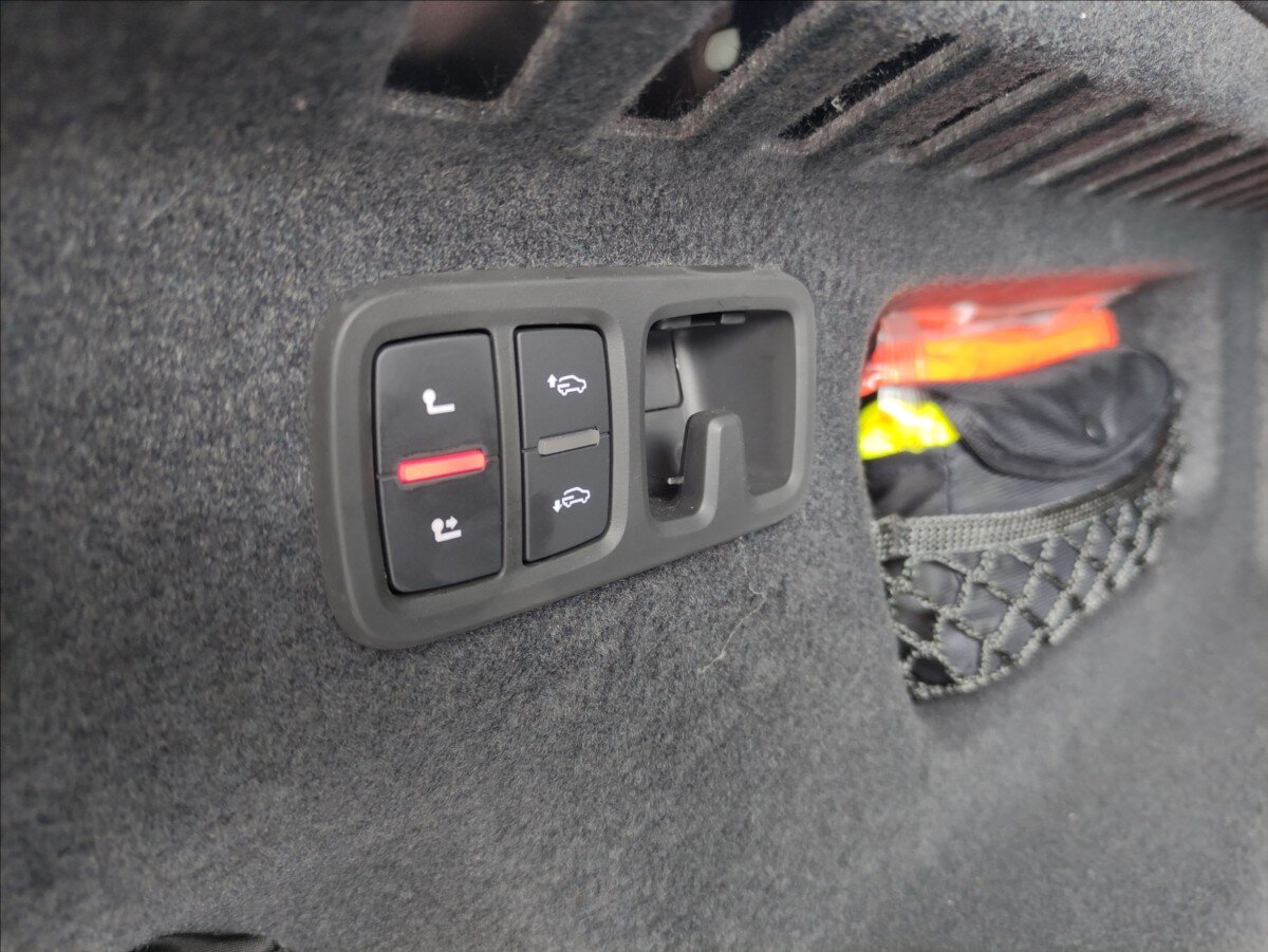 Audi Q8 SUV / Terénní 3,0 l 210 kw