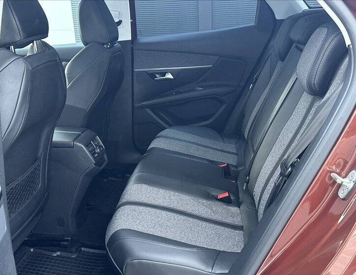 Peugeot 3008 SUV / Terénní 1,2 l 96 kw