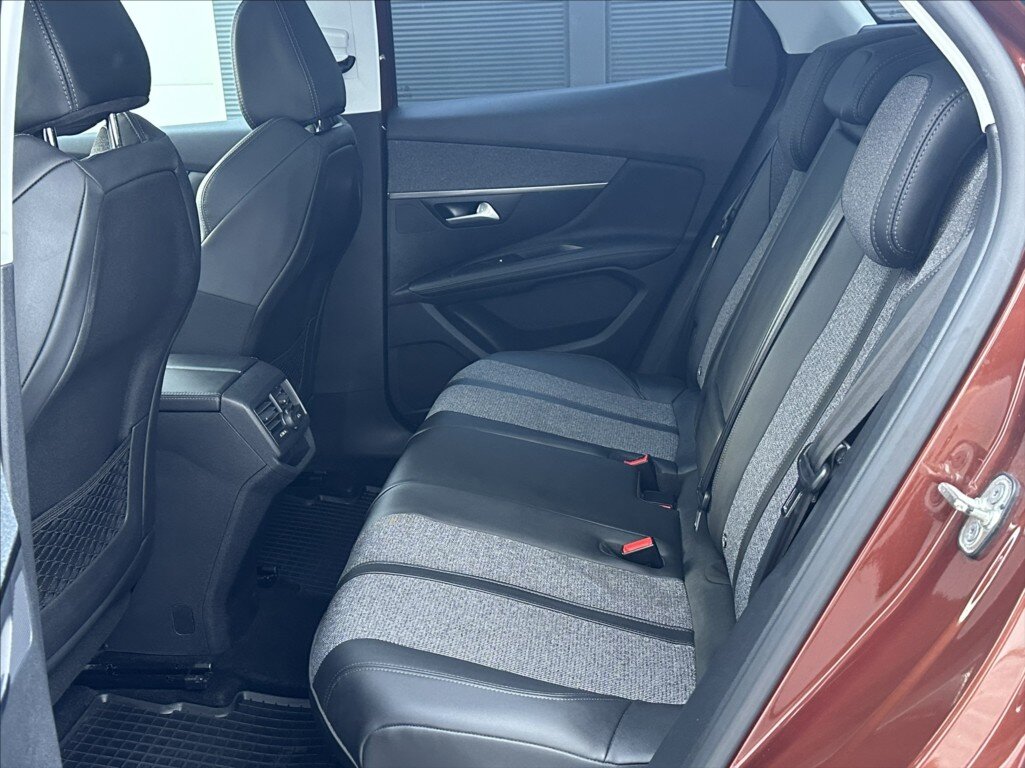 Peugeot 3008 SUV / Terénní 1,2 l 96 kw